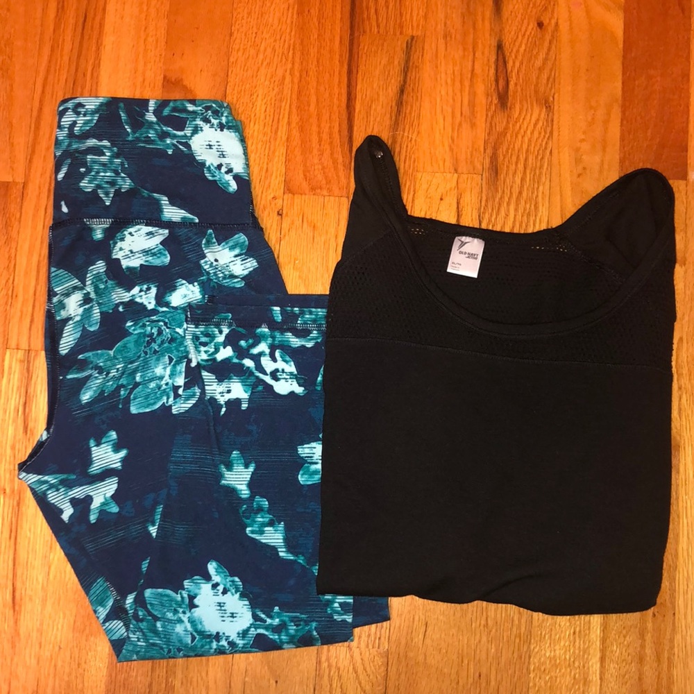 Pair Old Navy Active Wear leggings and long sleeve